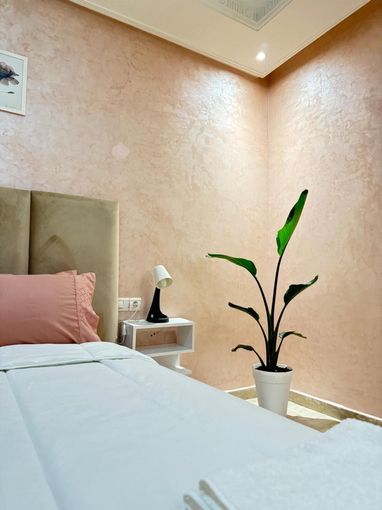 Suitouiss - Agdal 2 - Appartement A 2 Minutes De La Gare De Train Tgv Rabat Kültér fotó